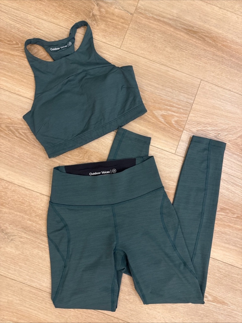 Outdoor Voices Dark Teal High-Neck Sports Bra & Leggings Set - size XS